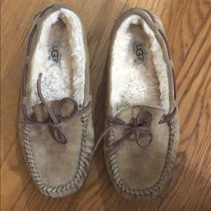 UGG Dakota moccasins in Chestnut